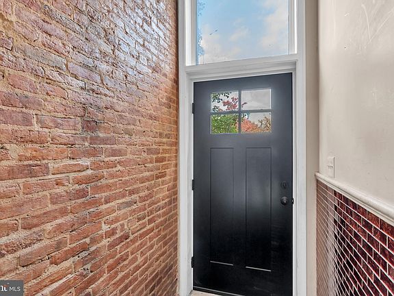 3rd image of 403 E Lafayette Ave