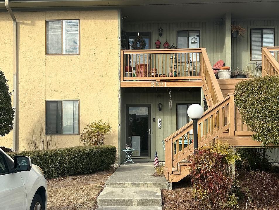 2nd image of 3621B Saint Johns Ct