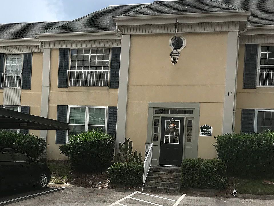 1st image of 3600 Chateau Dr APT 216