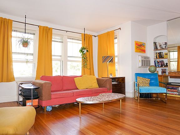2nd image of 7448 N Claremont Ave #1