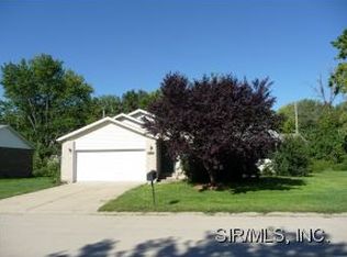 715 Leann Dr, Lebanon, IL 62254