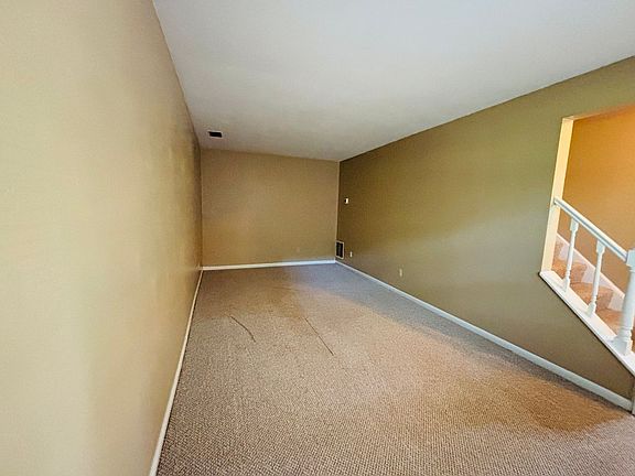 3rd image of 436 Marlington St