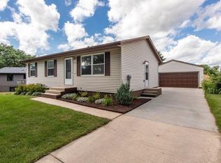 1859 48th St NW, Rochester, MN 55901