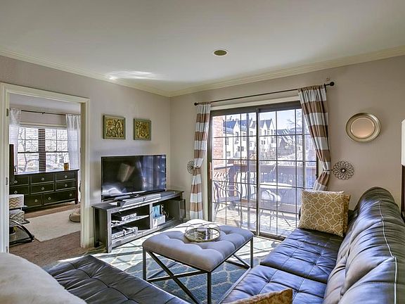 3rd image of 1102 W 46th St APT 3