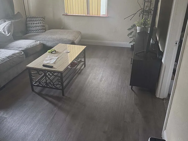 330 Columbia St NE — Photo 3