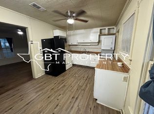 406 E Cobb St, Groesbeck, TX 76642