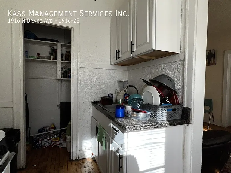 1916 N Drake Ave #2E — Photo 4