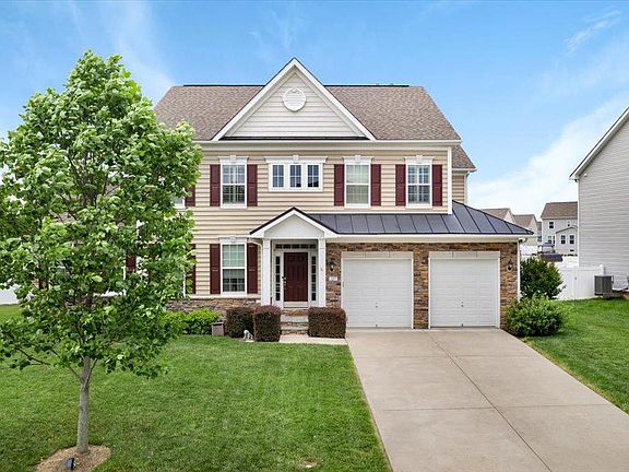 3rd image of 127 Ladysmith Dr