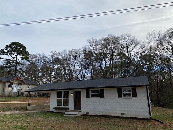 3rd image of 591 Draymont Dr