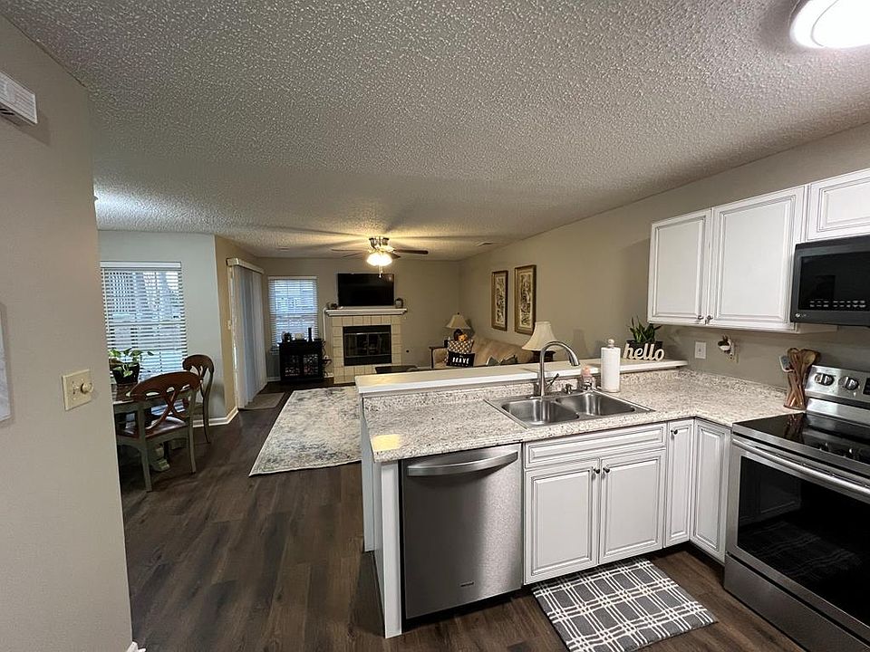 1st image of 784 Windbrook Cir