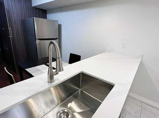 38 Elm St #1607, Toronto, ON M5G 2K5