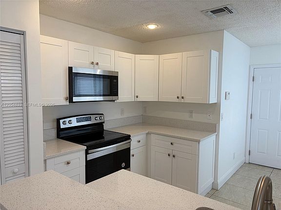 3rd image of 9020 Lake Park Cir N