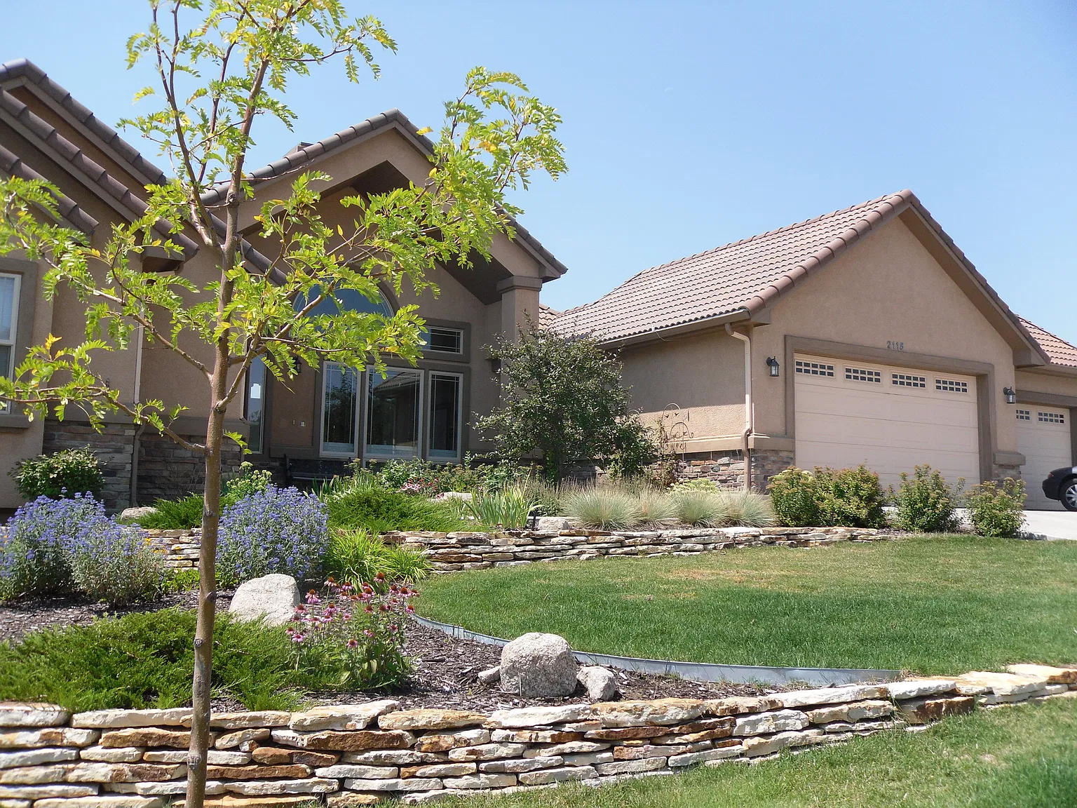 5 bed, 5400 sqft, $4,200 — Photo 2