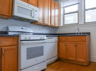 2234 W Farwell Ave #3, Chicago, IL 60645