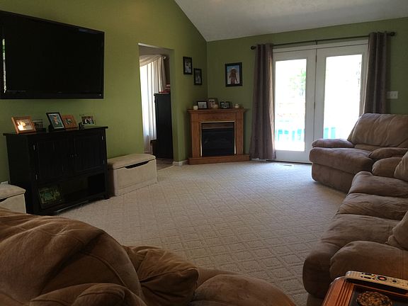 4th image of 246 Woodmire Dr