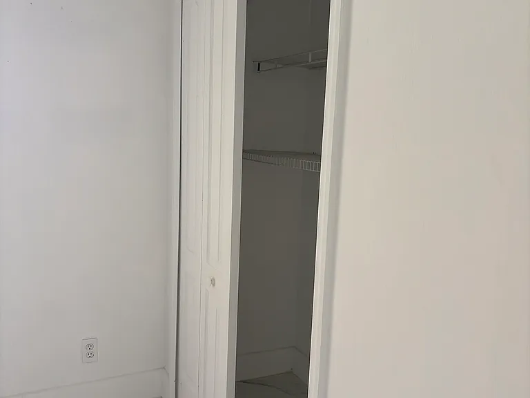 368 Parkdale Blvd — Photo 11