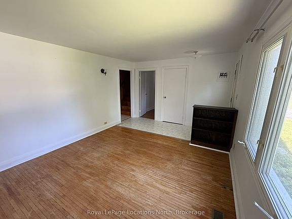 5th image of 386 Sykes St S
