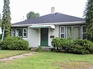 81 16th St, Clintonville, WI 54929