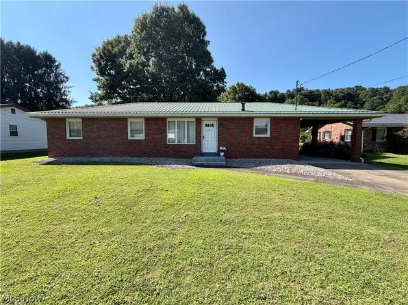 1124 Williamson Ave, Matamoras, OH 45767