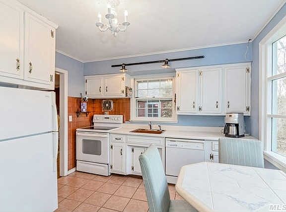 2nd image of 49 Green Meadow Ln