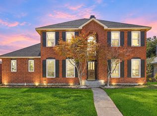 8302 Brentwood St, Rowlett, TX 75088