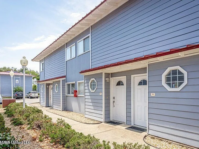 1664 Beach Blvd — Photo 3