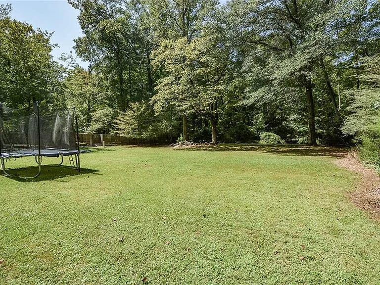2210 Spalding Dr — Photo 13