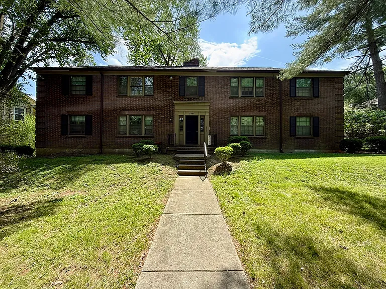 2466 Grinstead Dr — Photo 48