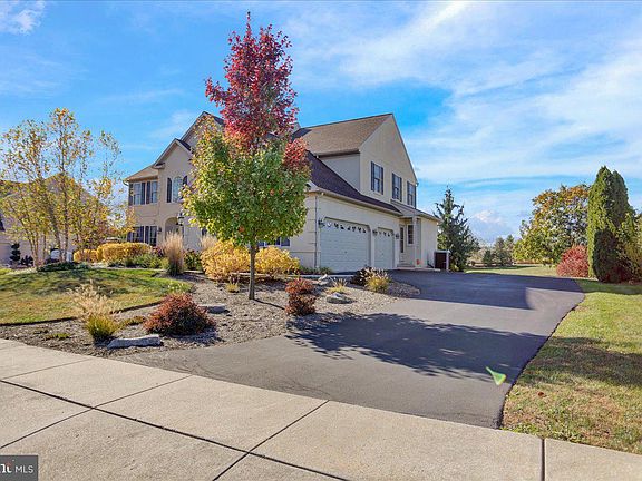 3rd image of 3364 Harwood Ln