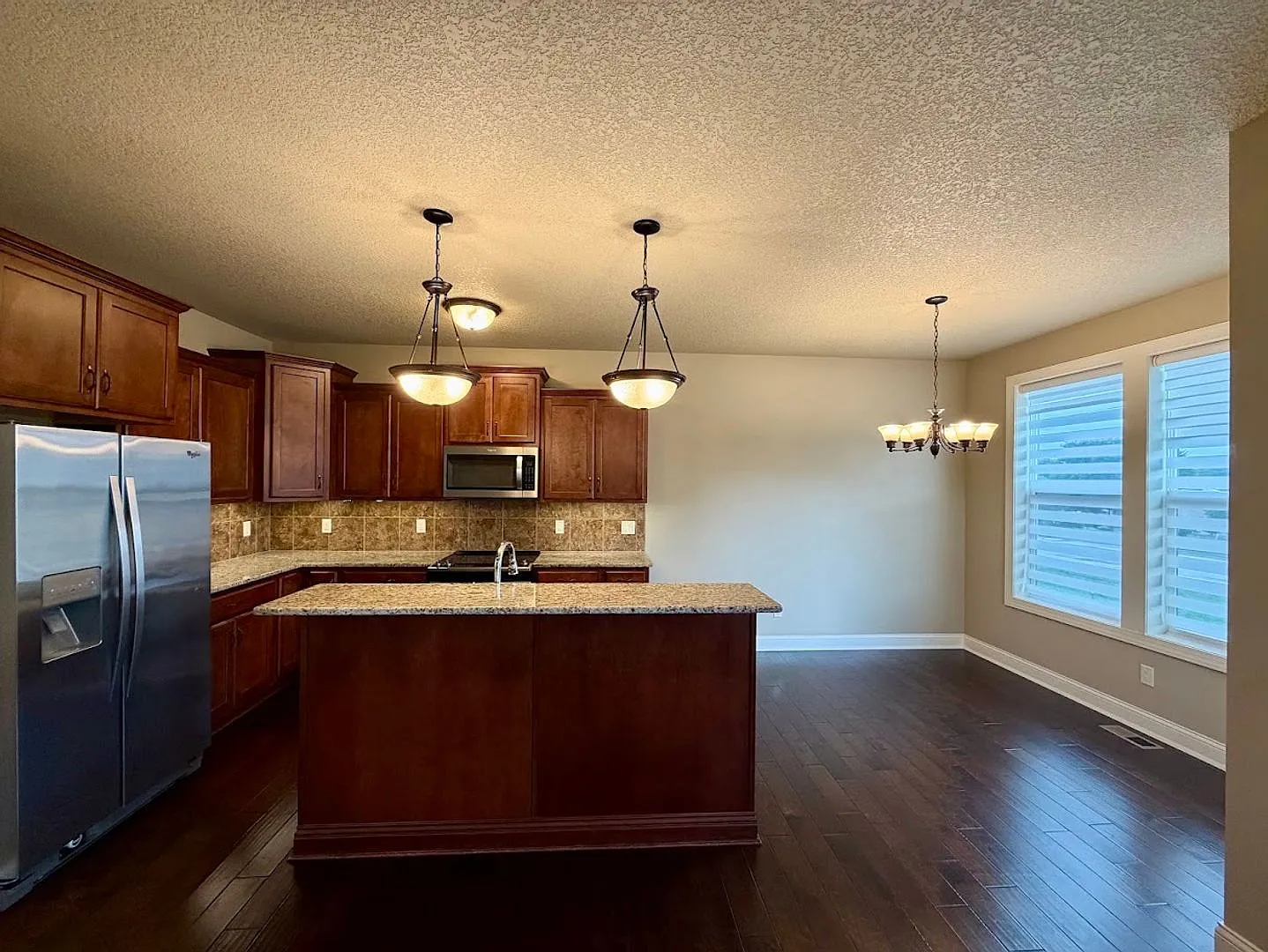 2717 & 2721 London Dr — Photo 4