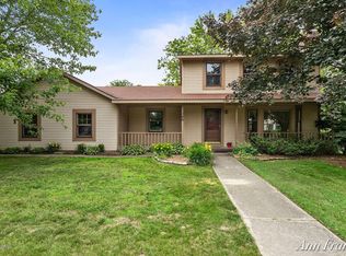 1288 Kirk Dr SE, Kentwood, MI 49546