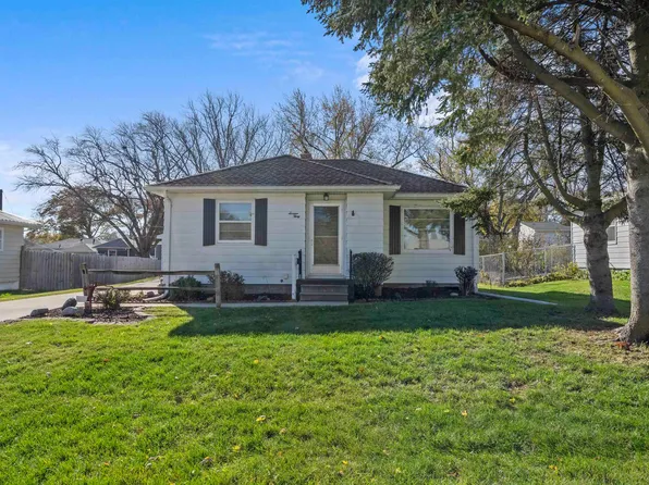1630 Glenny Ave, Waterloo, IA 50702