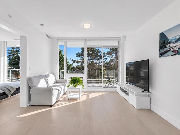 5th image of 1342 Johnston Rd #402