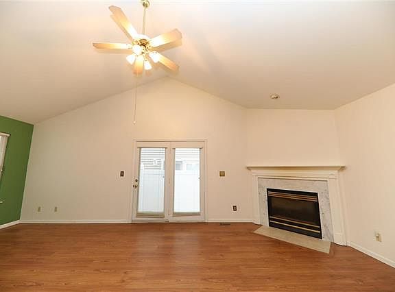 2nd image of 2320 Williams St