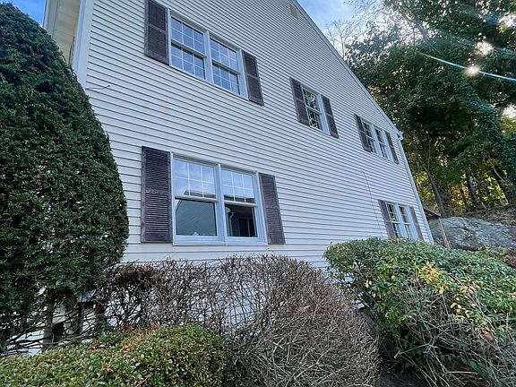 2nd image of 515 High St