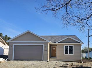 512 Village Ln, Ripon, WI 54971