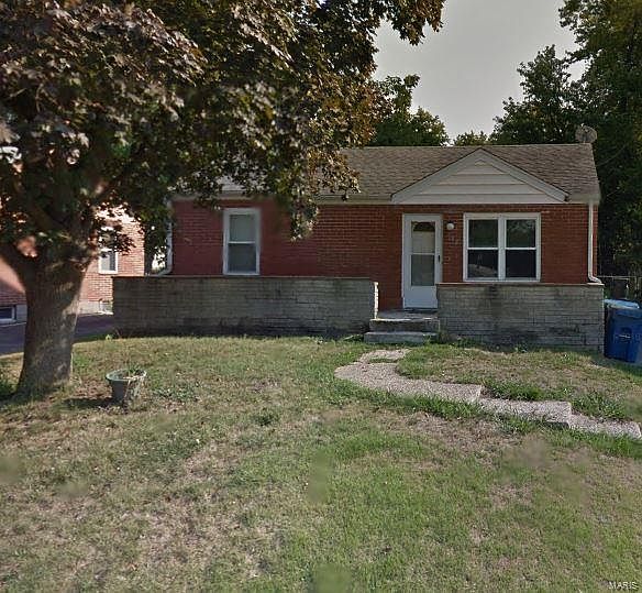 1st image of 242 Flora Dr