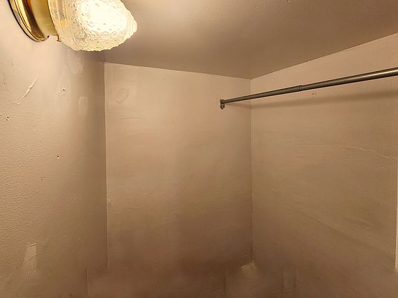 5th image of 763 Park Pl APT 1R