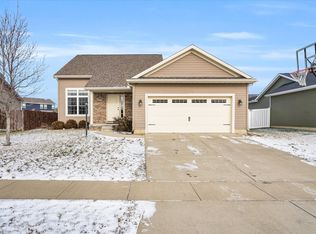 2020 Prairie Grass Ln, Mahomet, IL 61853