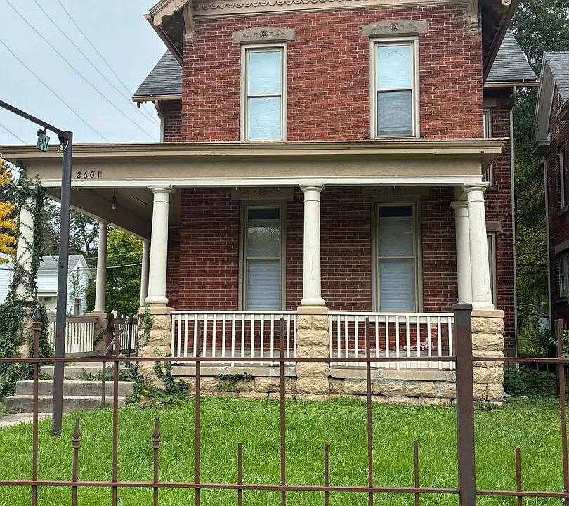 2601 Broadway