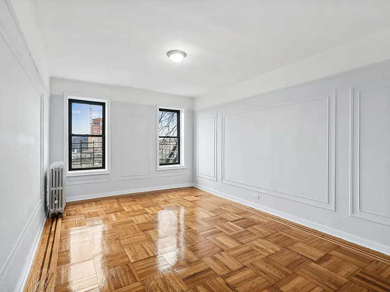 2175 Cedar Ave #3E — Photo 3