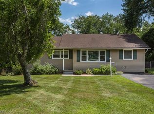 105 Freeway Ave, Hackettstown, NJ 07840