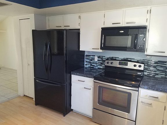 3rd image of 2073 W Brittain Dr