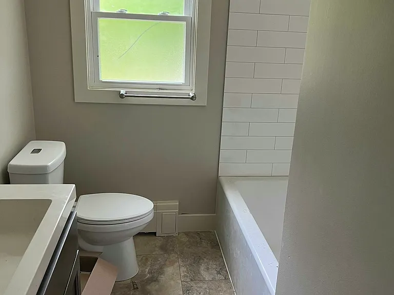 818 N Monroe St #2 — Photo 3