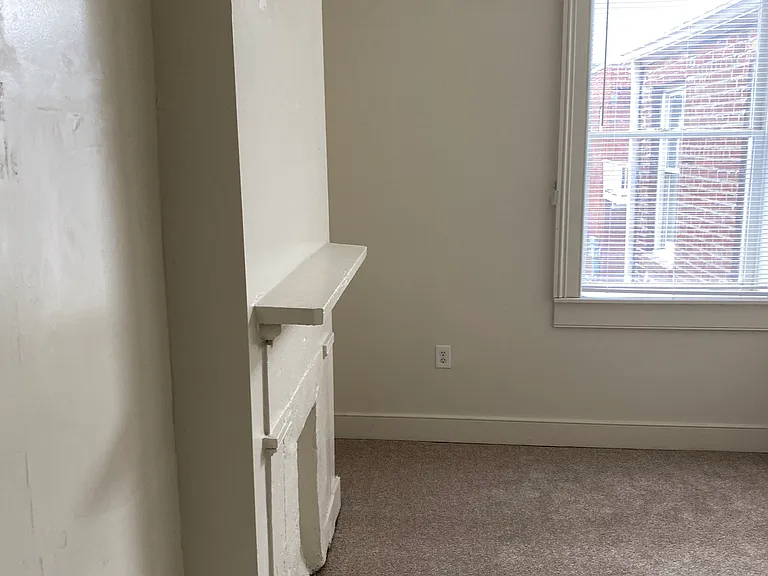 729 W Marshall St #A — Photo 13