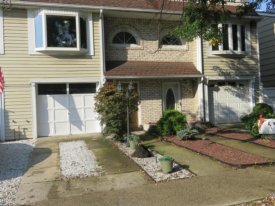 1st image of 127 Gauldy Ave