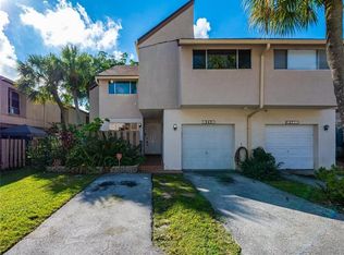869 NW 81st Way #9, Plantation, FL 33324