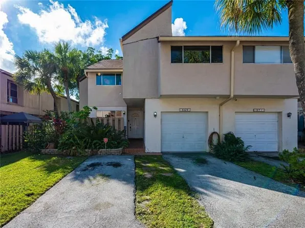 869 NW 81st Way #9, Plantation, FL 33324