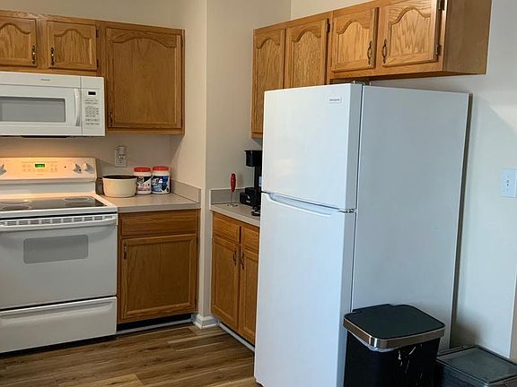 4th image of 13 Jonathan Ct