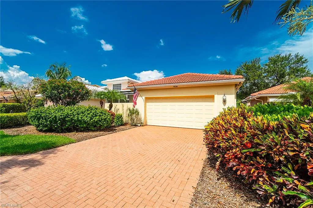 3 bed, 3.0 bath, 2251 sqft, $4,000 — Photo 1